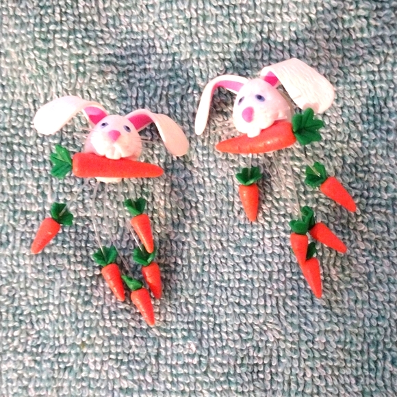 Bunny and Carrot Post Earring - Picture 1 of 2